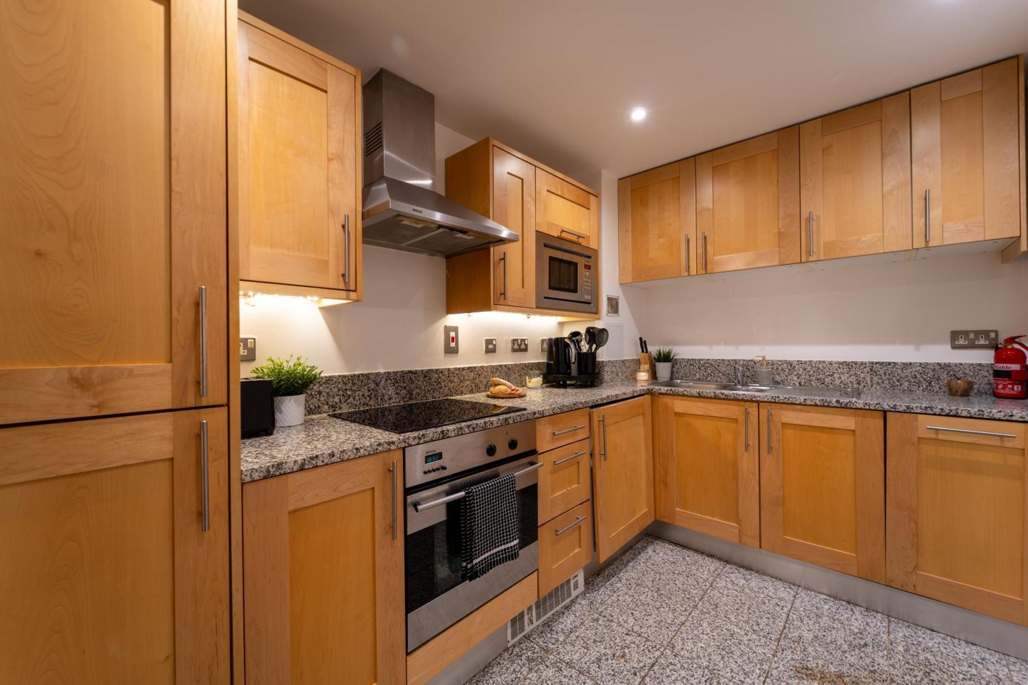 Apartment 2br Flat With Parking In