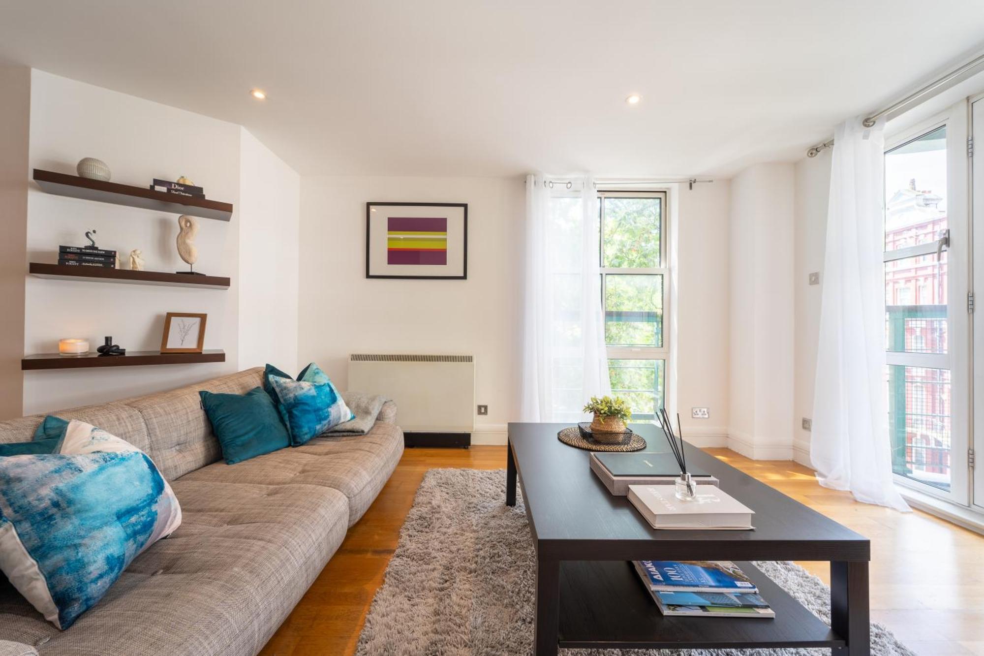 Apartment 2br Flat With Parking In